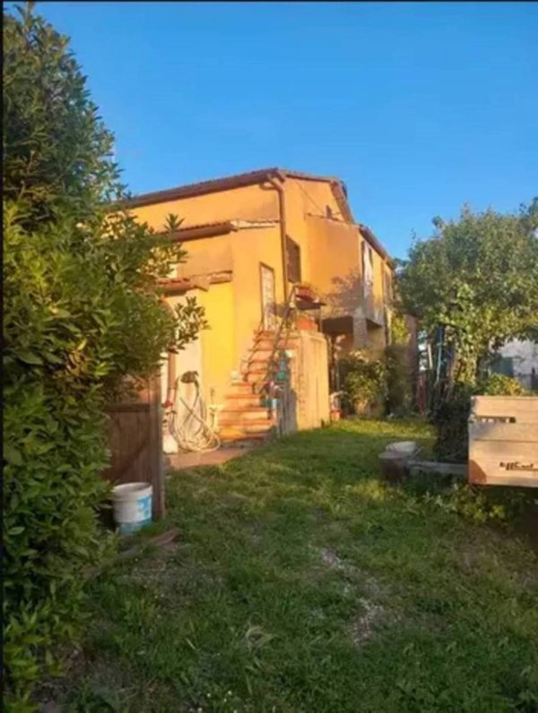 casa indipendente in vendita a Scansano in zona Poggioferro