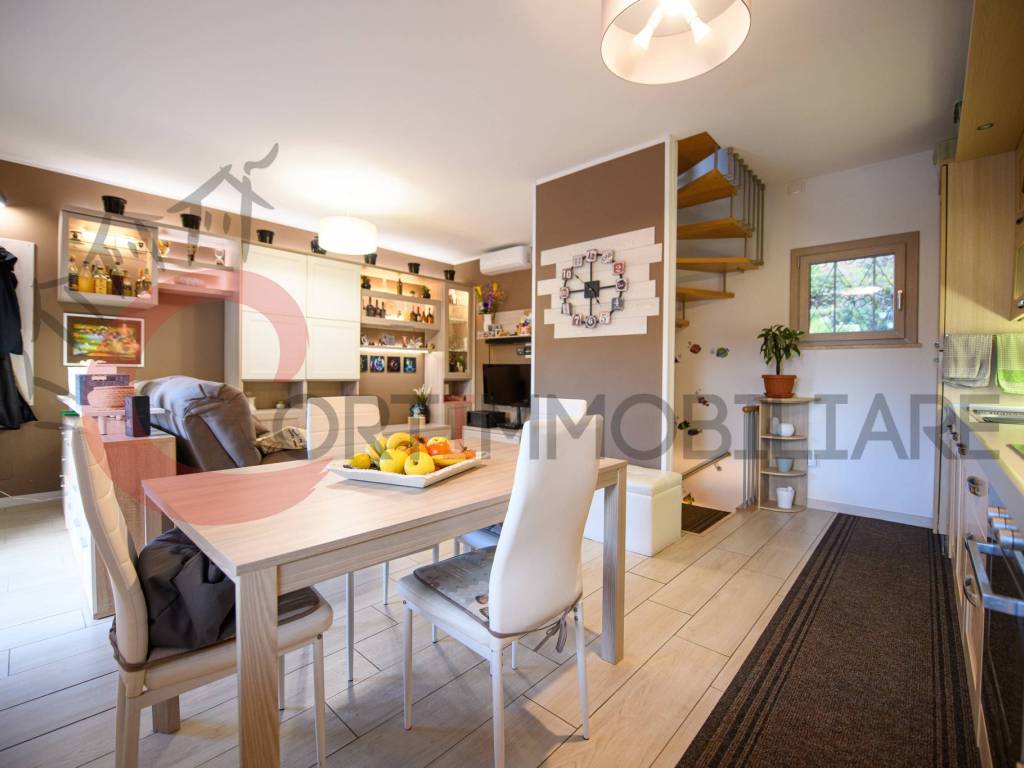 casa indipendente in vendita a Scarlino in zona Puntone