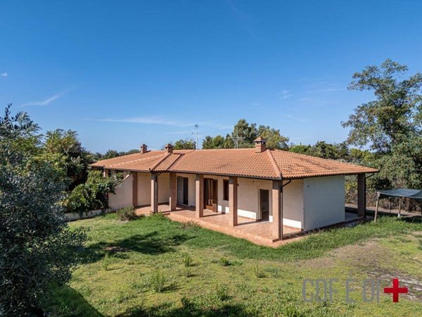 casa indipendente in vendita a Scarlino in zona Scarlino Scalo