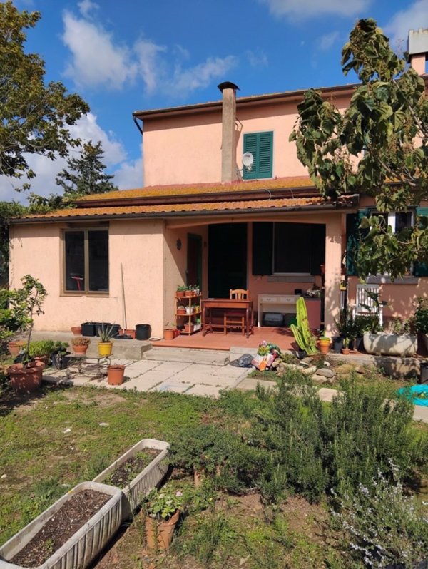 casa indipendente in vendita a Scarlino