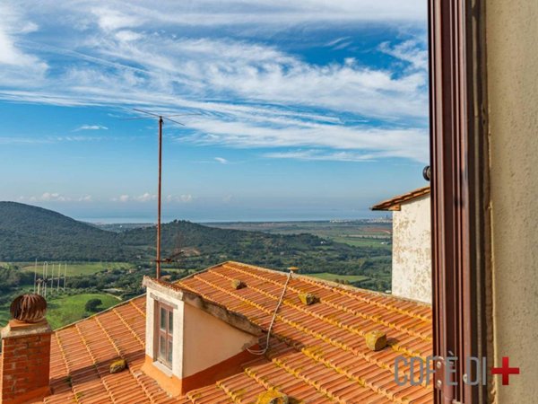 appartamento in vendita a Scarlino in zona Scarlino Scalo