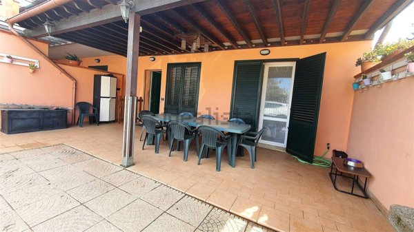 appartamento in vendita a Scarlino in zona Scarlino Scalo