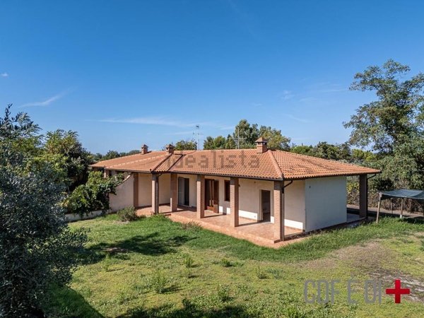 casa indipendente in vendita a Scarlino in zona Puntone