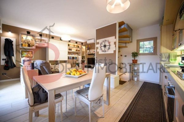 casa indipendente in vendita a Scarlino in zona Puntone