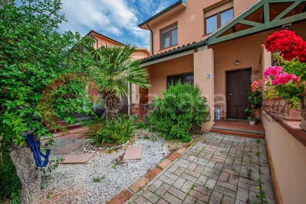 casa indipendente in vendita a Scarlino in zona Scarlino Scalo