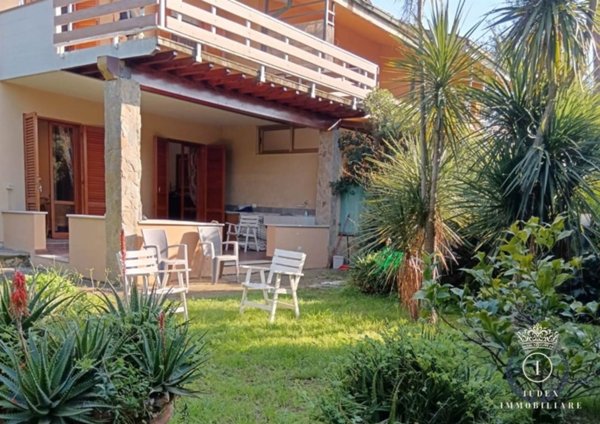 casa indipendente in vendita a Scarlino in zona Puntone