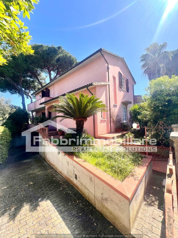 casa indipendente in vendita a Scarlino in zona Puntone