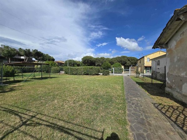 appartamento in vendita a Scarlino in zona Scarlino Scalo