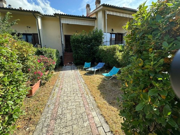 casa indipendente in vendita a Scarlino in zona Scarlino Scalo