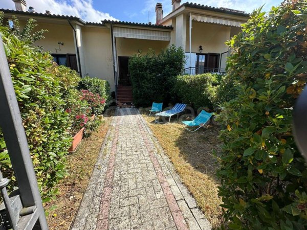 casa indipendente in vendita a Scarlino in zona Scarlino Scalo