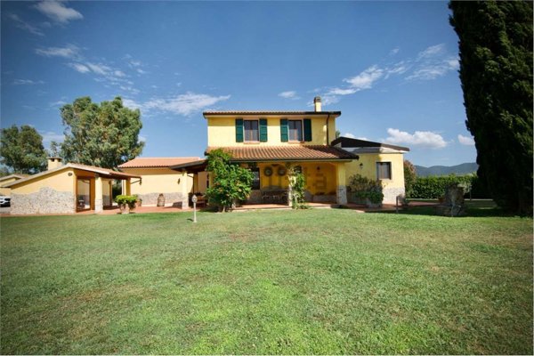 casa indipendente in vendita a Scarlino in zona Puntone