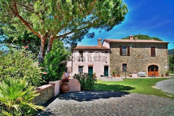 casale in vendita a Scarlino