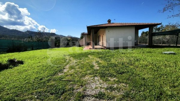 casa indipendente in vendita a Scarlino