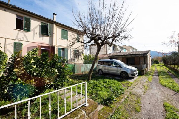casa indipendente in vendita a Scarlino in zona Scarlino Scalo
