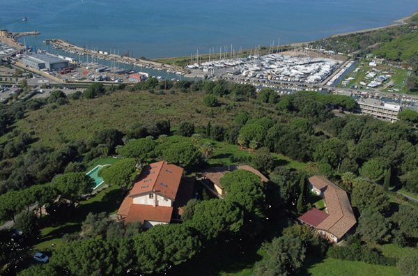 villa in vendita a Scarlino in zona Puntone