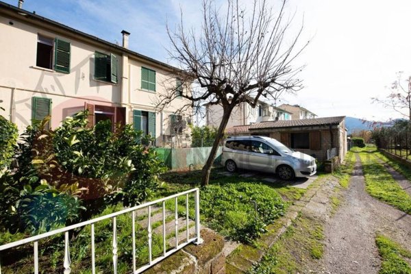 casa indipendente in vendita a Scarlino in zona Scarlino Scalo