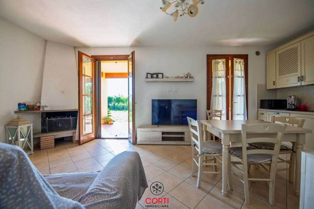 appartamento in vendita a Scarlino in zona Scarlino Scalo