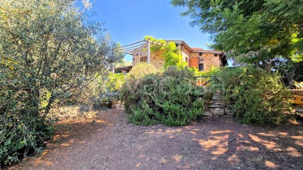 casa indipendente in vendita a Scarlino