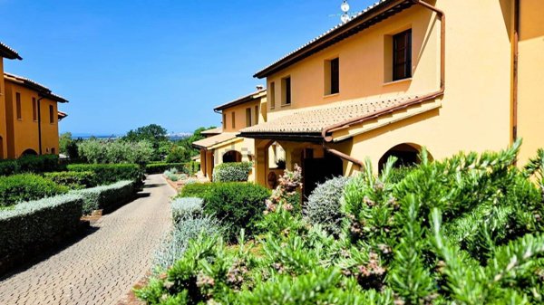 appartamento in vendita a Scarlino in zona Puntone