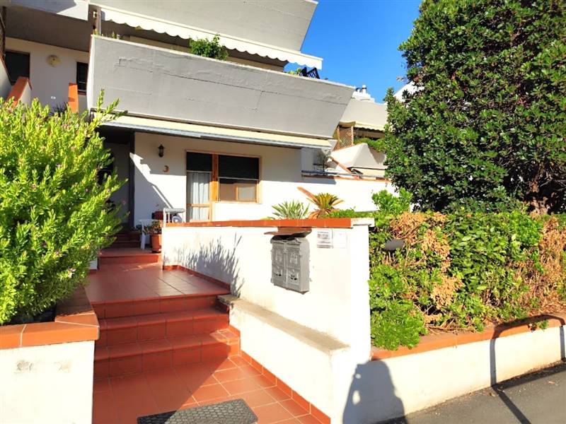 appartamento in vendita a Scarlino in zona Puntone