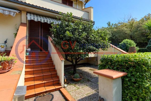 casa indipendente in vendita a Scarlino in zona Puntone