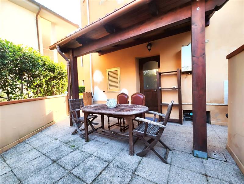 appartamento in vendita a Scarlino in zona Scarlino Scalo