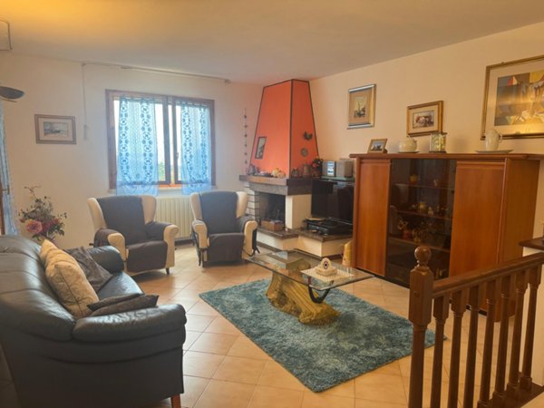 appartamento in vendita a Scarlino in zona Scarlino Scalo