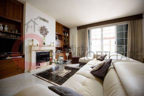 casa indipendente in vendita a Scarlino in zona Scarlino Scalo