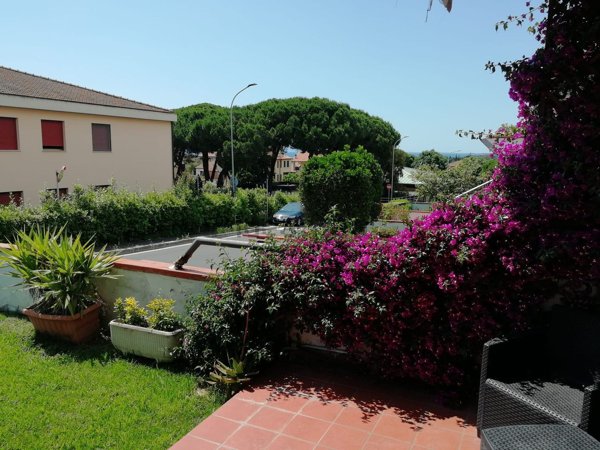 appartamento in vendita a Scarlino in zona Puntone