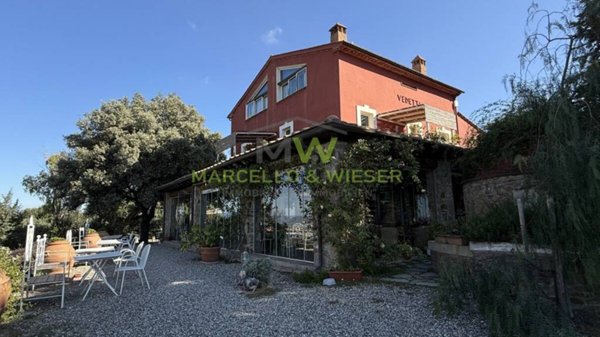 casa indipendente in vendita a Scarlino