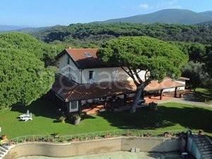 villa in vendita a Scarlino in zona Puntone