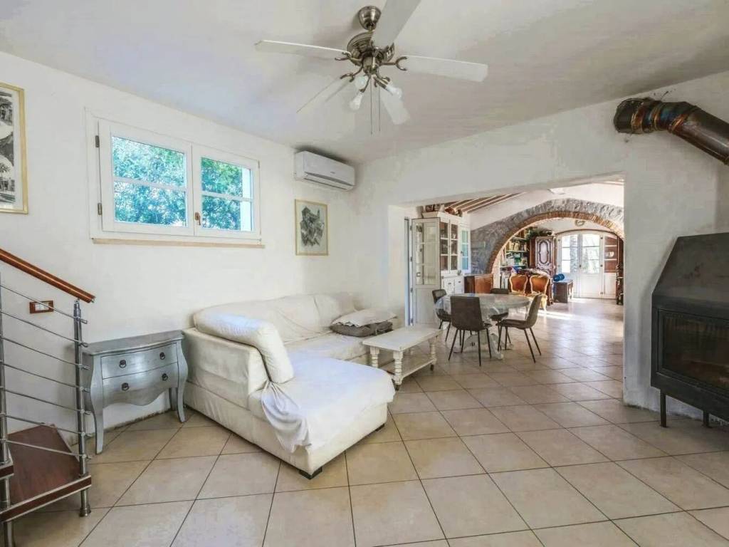 casa indipendente in vendita a Scarlino in zona Scarlino Scalo