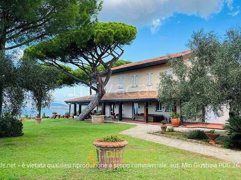villa in vendita a Scarlino in zona Puntone