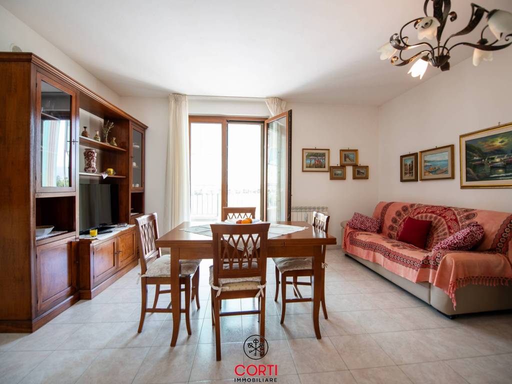 appartamento in vendita a Scarlino in zona Scarlino Scalo