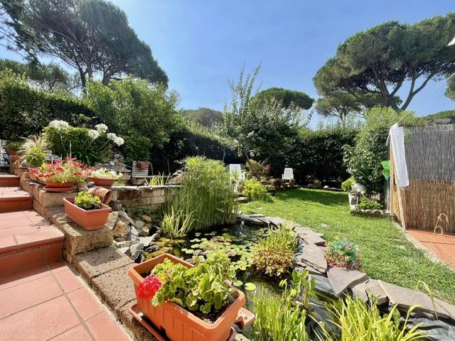 casa indipendente in vendita a Scarlino in zona Puntone
