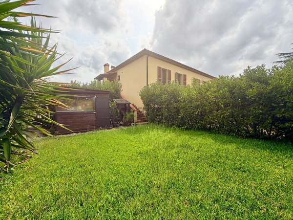 appartamento in vendita a Scarlino in zona Scarlino Scalo