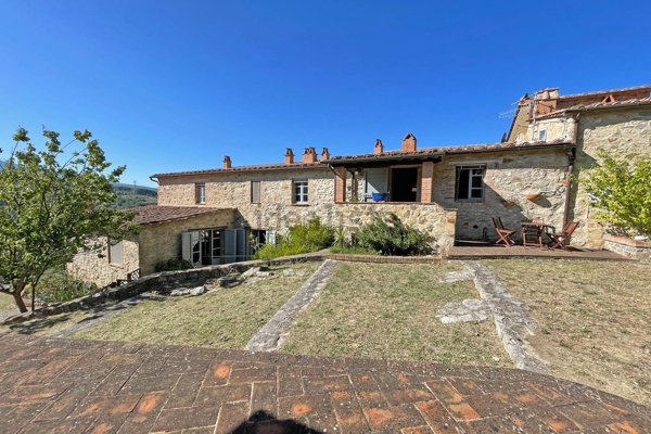 casa indipendente in vendita a Seggiano