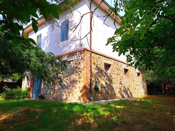 casa indipendente in vendita a Seggiano