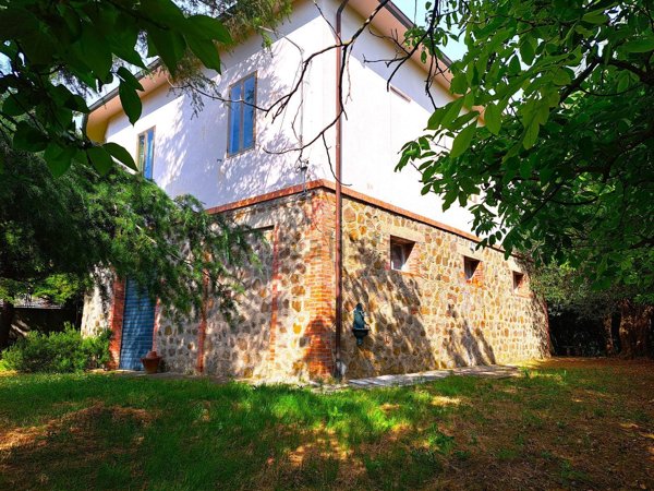 casa indipendente in vendita a Seggiano