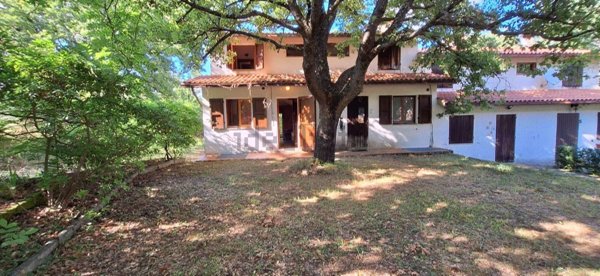 casa indipendente in vendita a Seggiano