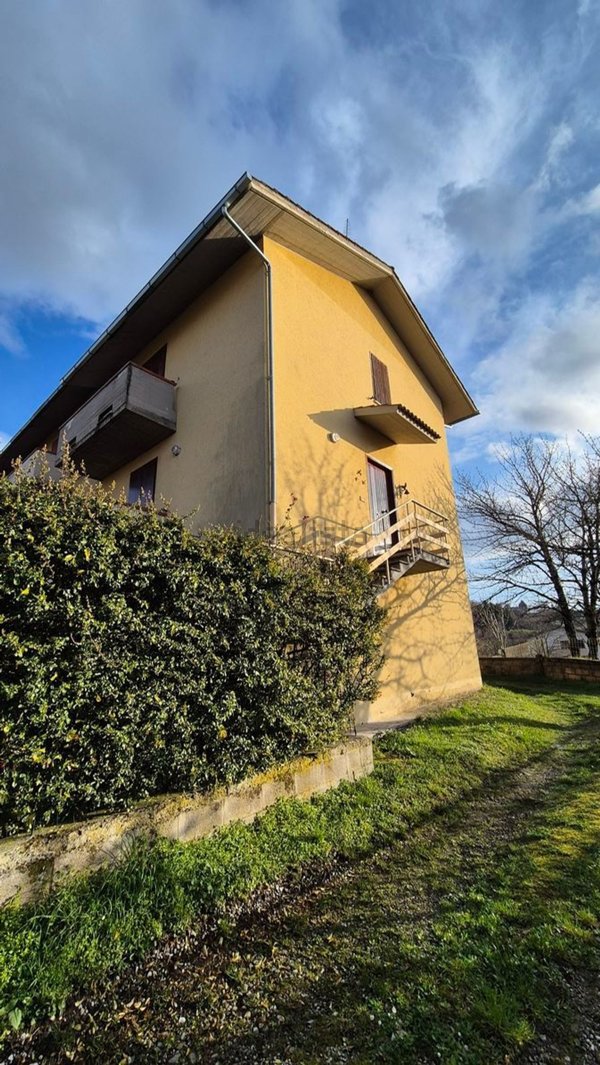 casa indipendente in vendita a Seggiano