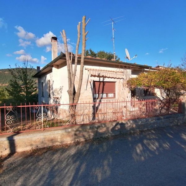 appartamento in vendita a Sorano in zona Montebuono