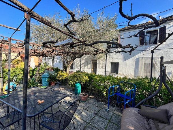 casa indipendente in vendita a Sorano in zona Montebuono