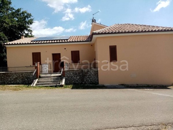 casa indipendente in vendita a Sorano in zona Elmo