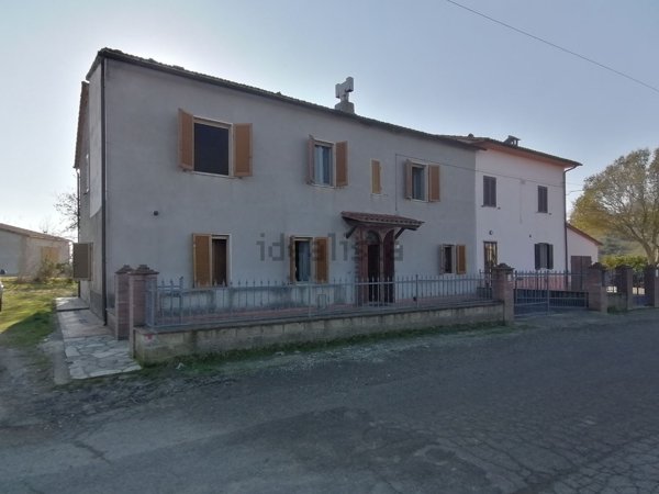 quadrivano in vendita a Sorano in zona Sovana