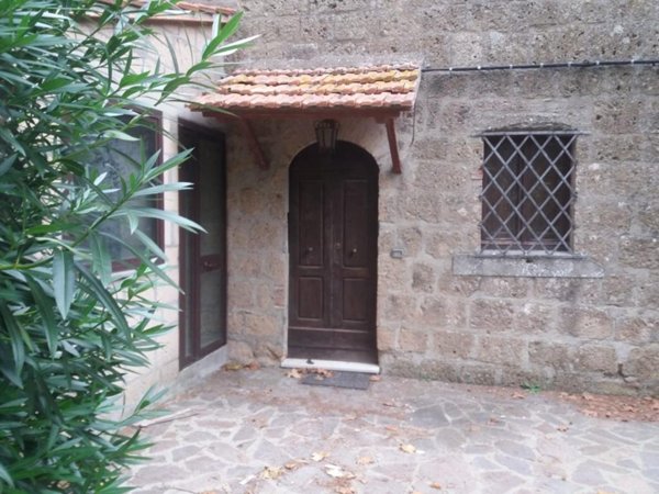 casa indipendente in vendita a Sorano