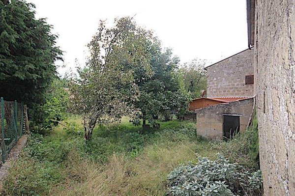 casa indipendente in vendita a Sorano in zona Sovana