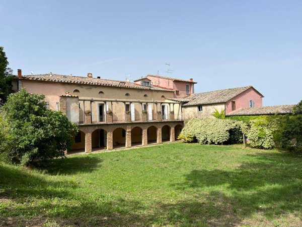 casa indipendente in vendita a Sorano in zona Castell'Ottieri