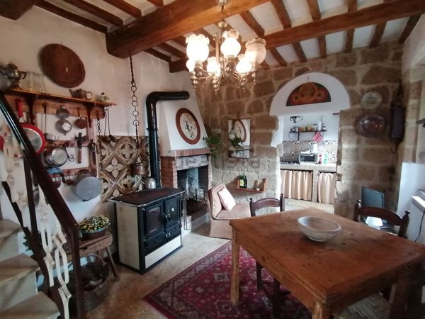 quadrivano in vendita a Sorano in zona San Valentino
