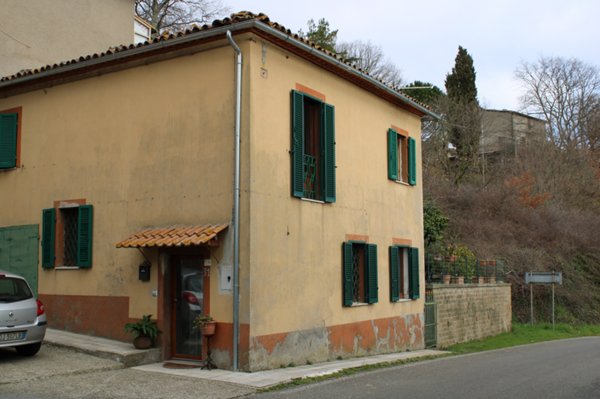 quadrivano in vendita a Sorano in zona San Valentino